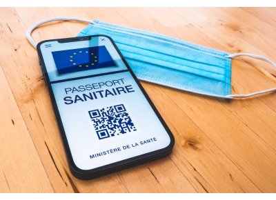Projet de pass sanitaire au travail : la priorité est d’éviter un nouveau confinement